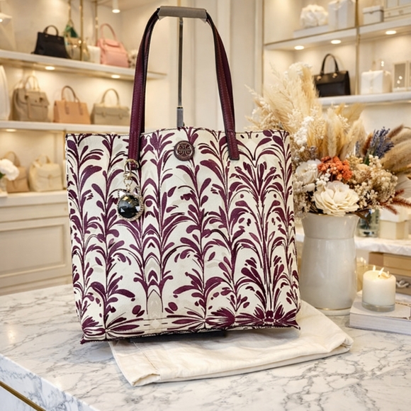 Tory Burch Handbags - Tory Burch Kerrington Wonderland Burgundy Cream Tote Hand Shoulder  Bag‎